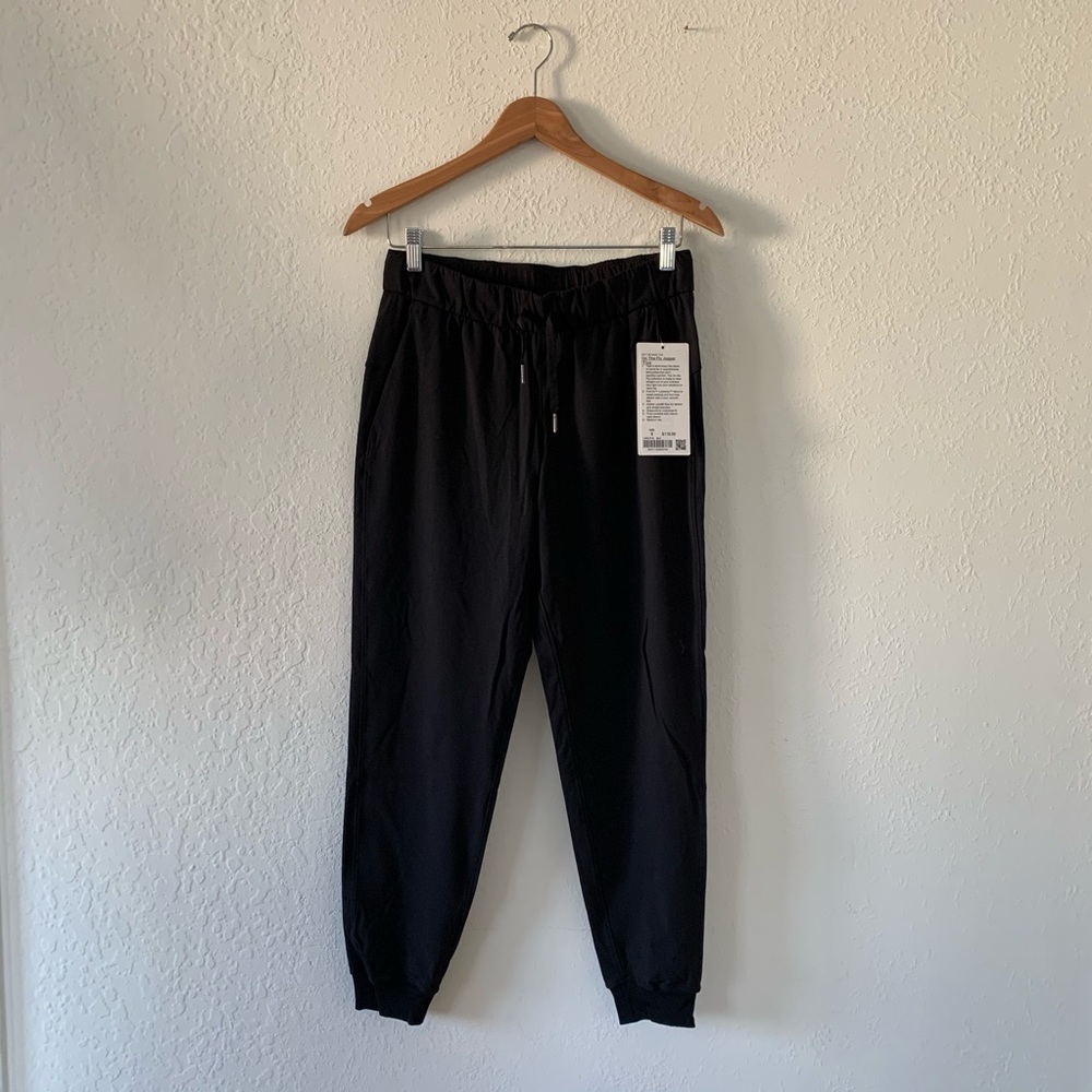IN STORES NOW Lululemon On The Fly Jogger *Flux